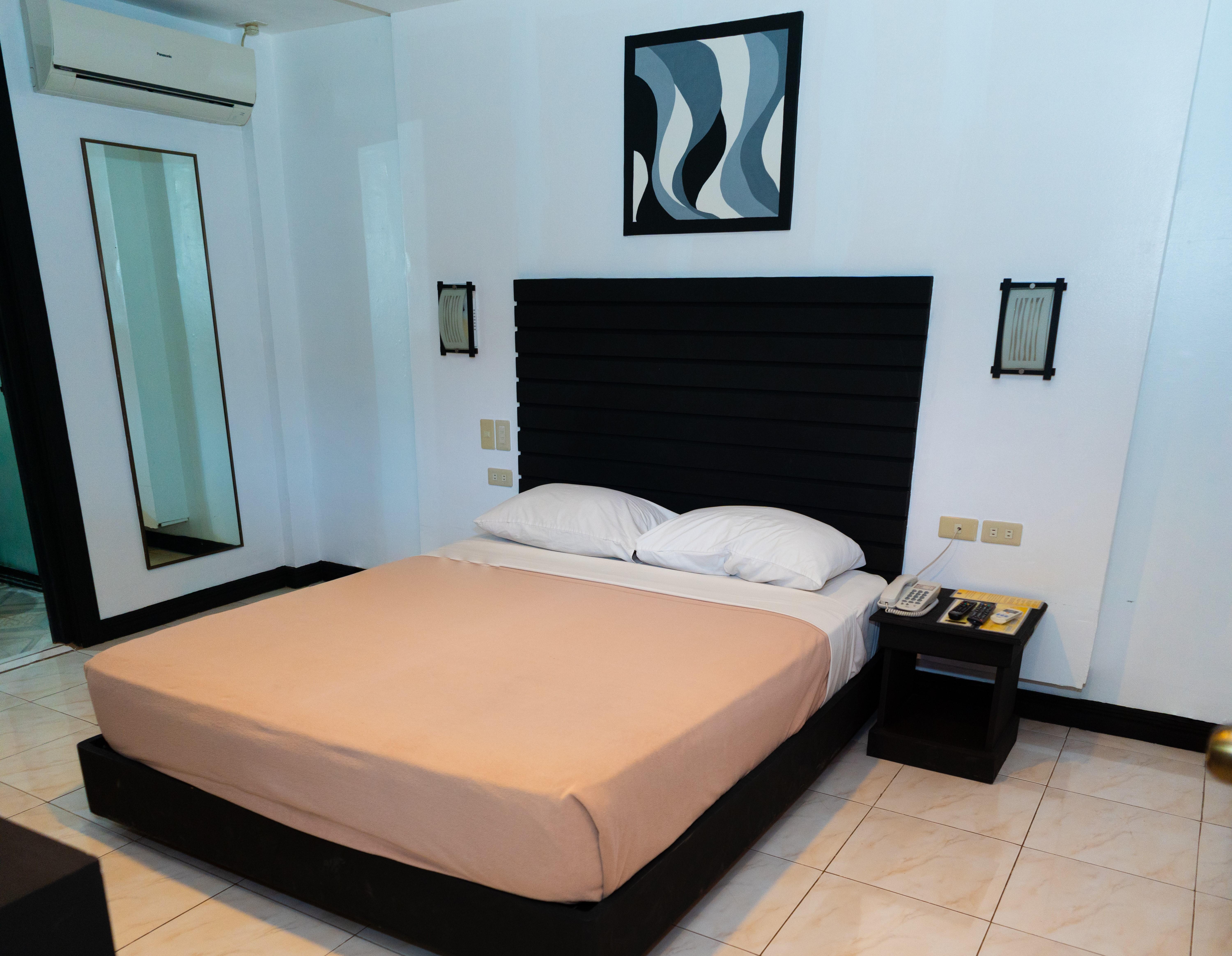 Davao Royal Suites And Residences Exterior foto